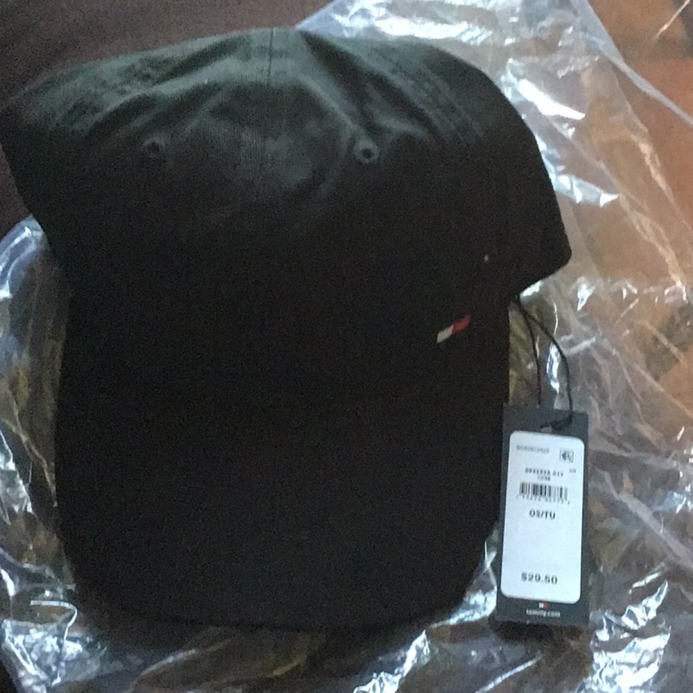 Tommy Hilfiger unisex cap hat black with logo new with tag one size fits all